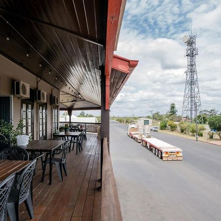 Commercial Hotel Clermont Exterior foto