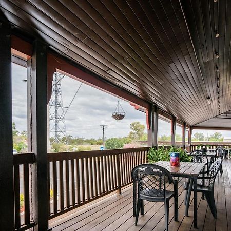 Commercial Hotel Clermont Exterior foto